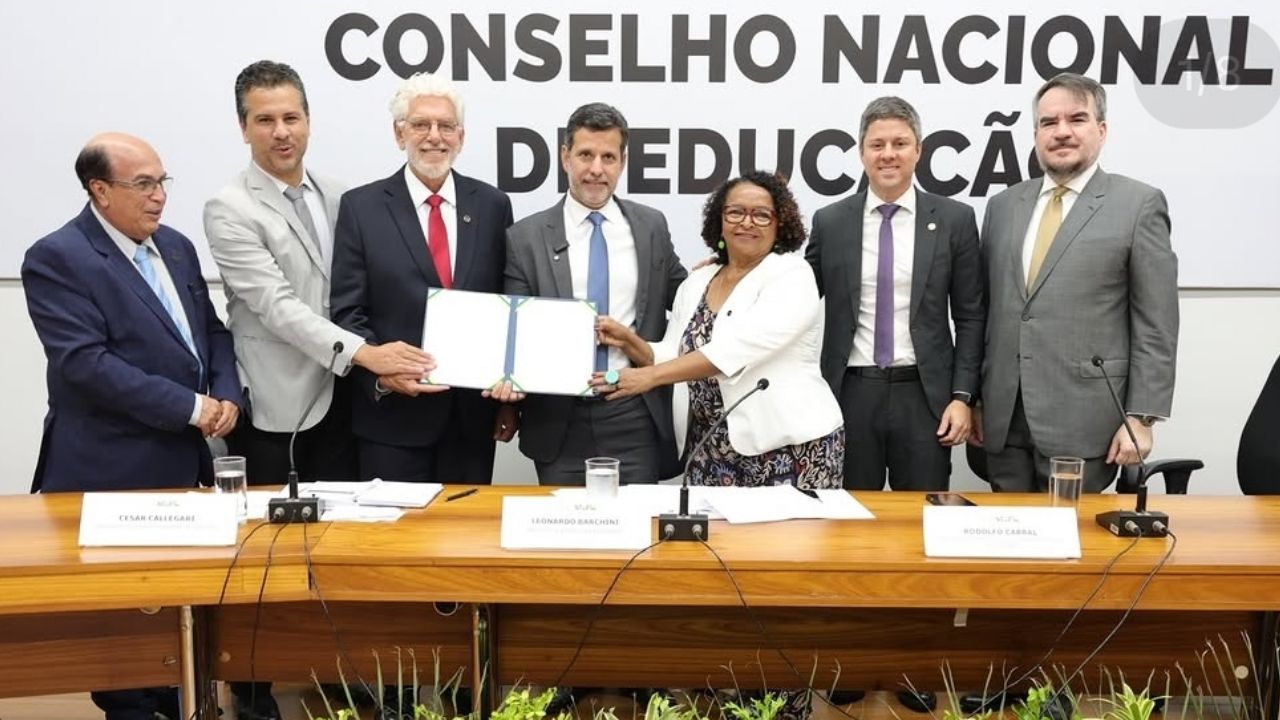 Dia histórico para os Conselhos de Educação do Brasil